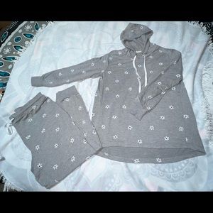 Size Med Cute Flower sweatsuit